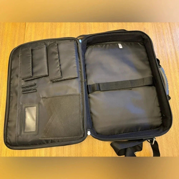 Black laptop carrying case - Picture 10 of 13